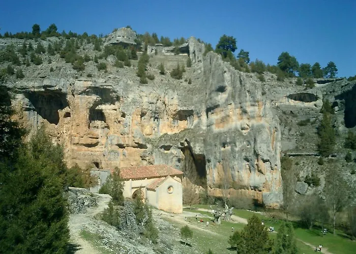 Fuente del Pino Cañón de Río Lobos