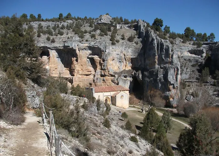 Fuente del Pino Cañón de Río Lobos